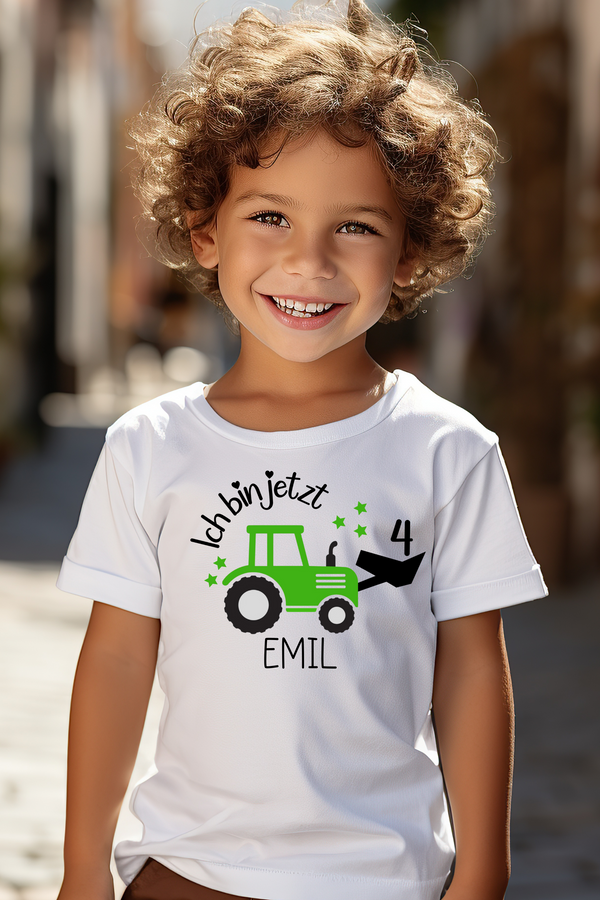 Geburtstagsshirt mit Traktor und Name (grün)